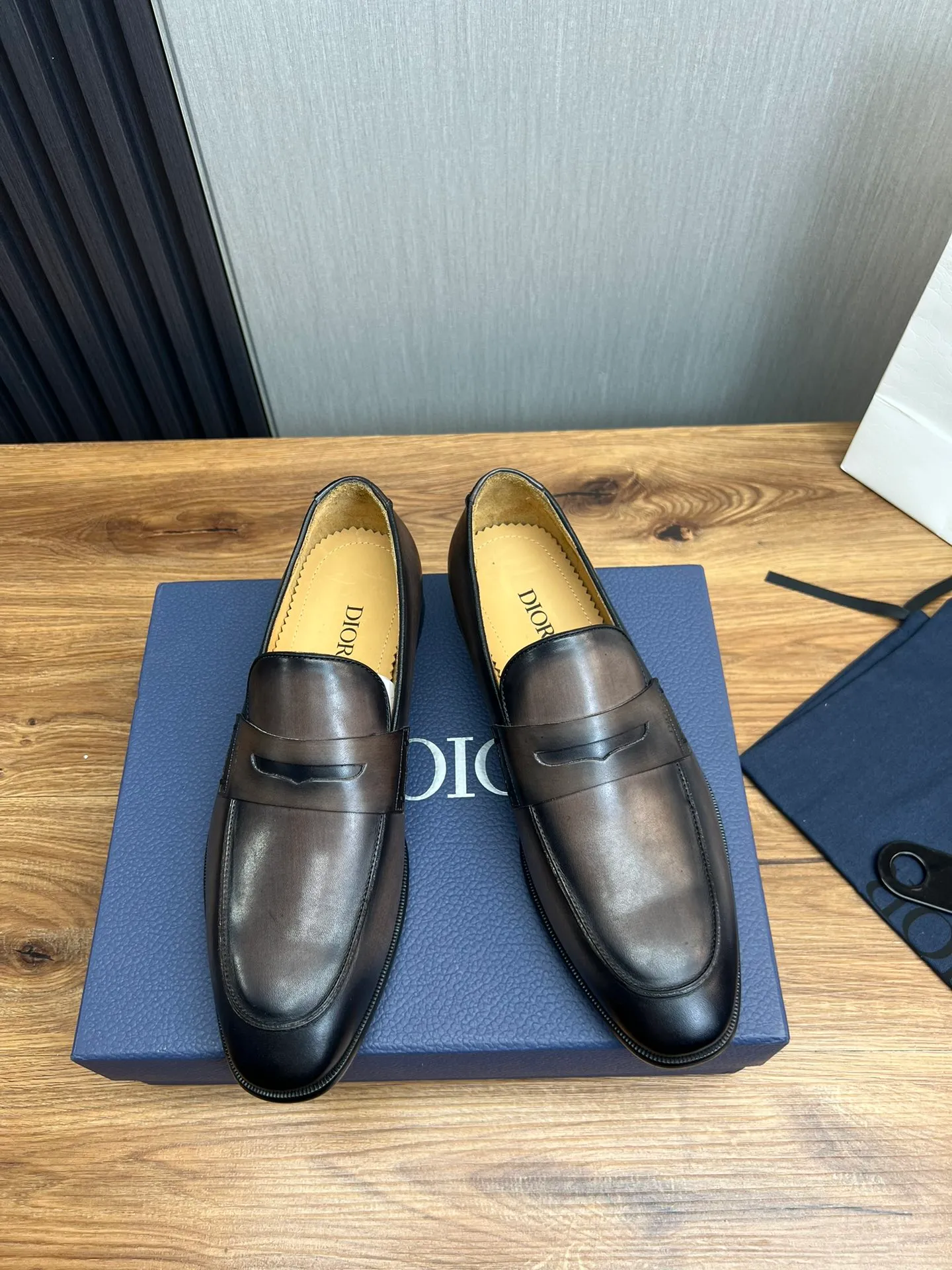 Men's men's shoes 💰540💰 Dior men's business casual leather shoes 👞all made of imported original brand leather, just to create a more comfortable wearing experience, upper: original cowhide ➕ imported cowhide lining, original non-slip and wear-resistant rubber outsole ✔️36-45 (45 non-returnable)